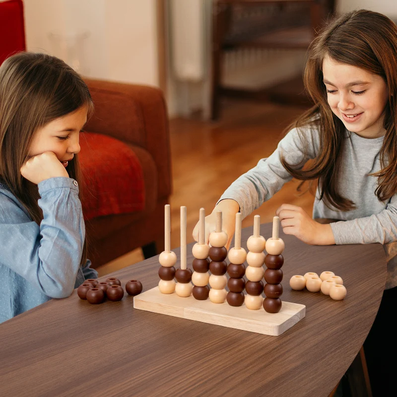Giocattolo dell'abaco bicolore: scivolare le perline per praticare il conteggio. I bambini imparano a contare e riconoscono i numeri in un modo super divertente!