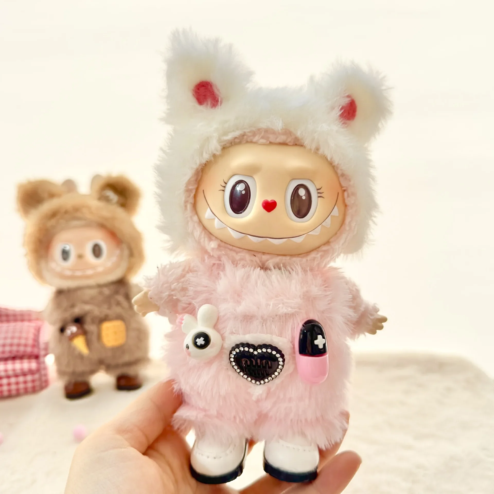 لدمى Labubu الكرتون لطيف صغير أفخم ملابس دمى حزام فستان أطفال مع سروال داخلي أفخم الحيوان الملابس الدمى DIY بها بنفسك اكسسوارات الهدايا