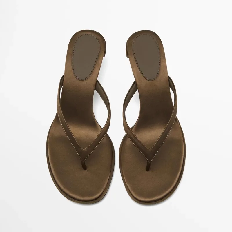 

Дизайнерские модные тапочки, женская обувь для вечеринок, новинка лета 2024, пикантные сандалии на высоком каблуке-шпильке, коричневые шлепанцы, тапочки