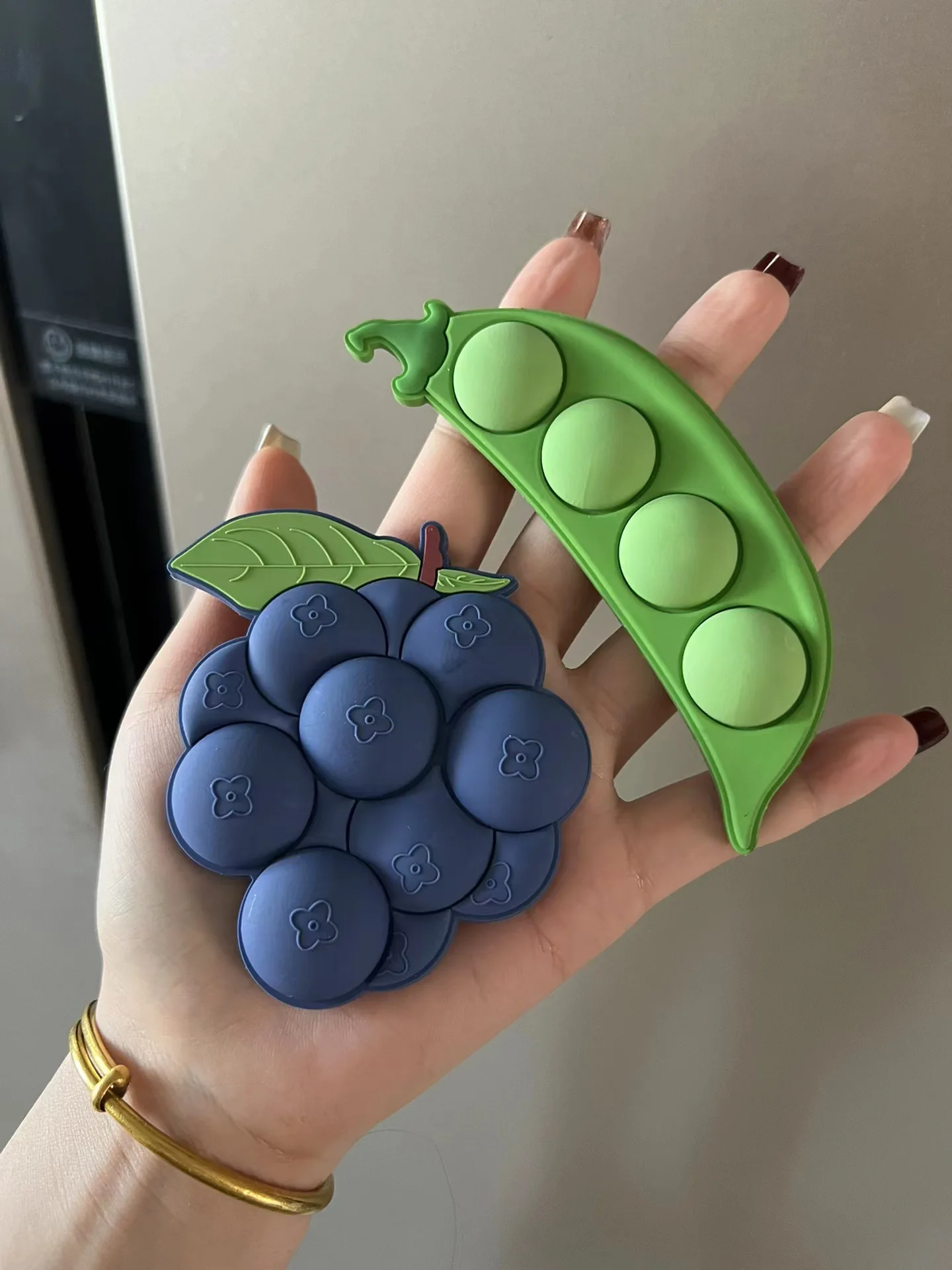 Cute Creative Grape Peas Fridge Magnet Acrylic Suction Refrigerator Stickers  3D Cute Fruit Particles Sticker Home Decoration