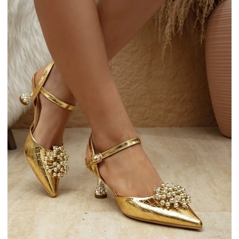 Tacchi di marca in oro di lusso Sandali estivi con tacco alto sottile cavo moda donna Décolleté con tacco a punta sexy