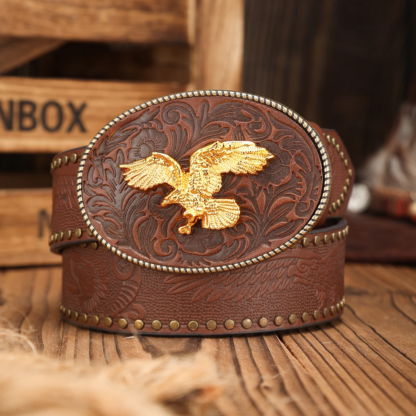 A Western-buckle PU belt suitable for both men and women, a unique and retro brown belt (with perforated nails included)