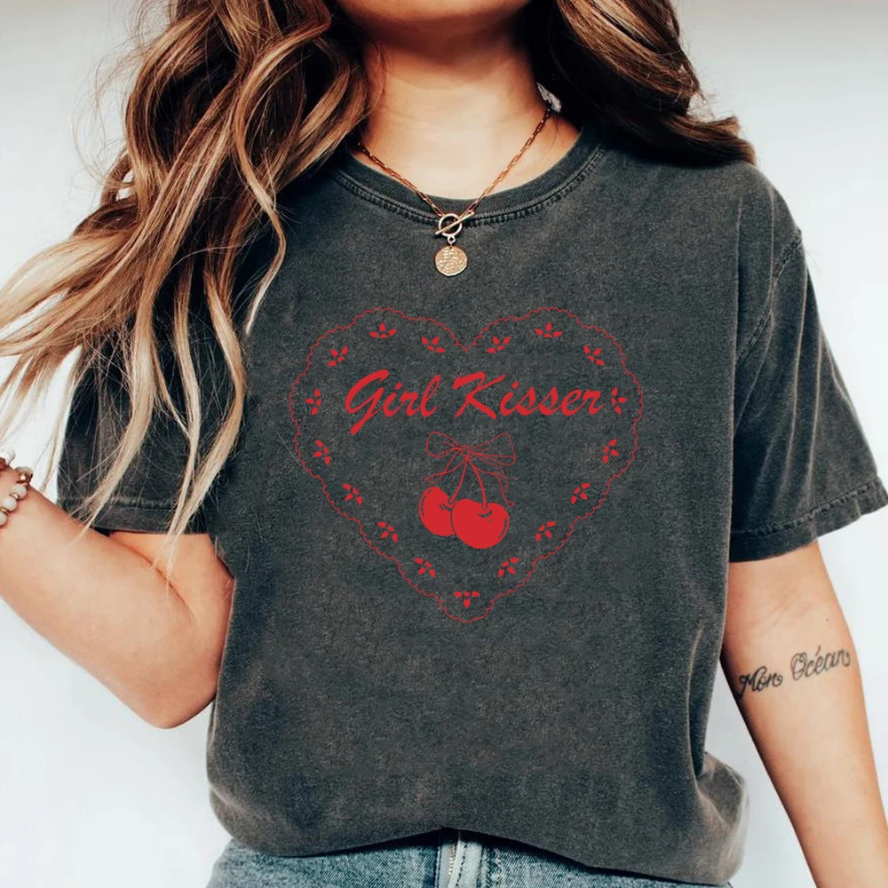 Girl Kisser Shirt Lesbian LGBT T-Shirt Women Cherry 90s Y2k Tees LGBTQ WLW Pansexual Bisexual Pride Shirts Vintage Kawaii Tops