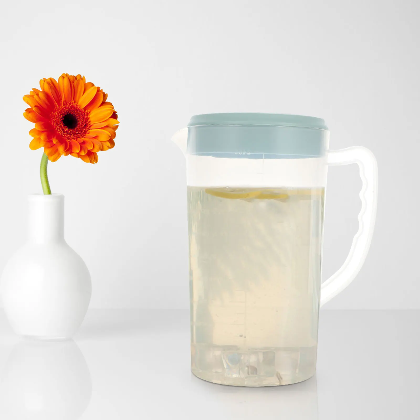 

Large Capacity Cold Water Kettle Plastic Beverage Container Heat Resistant Ideal for Juice Milk Tea Beverage Pitcher