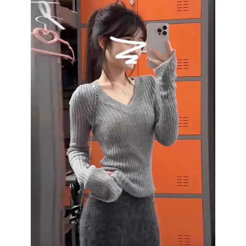 

Gray v-neck sweater for women autumn and winter 2025 new slim fit long-sleeved inner layered base layer thin tops