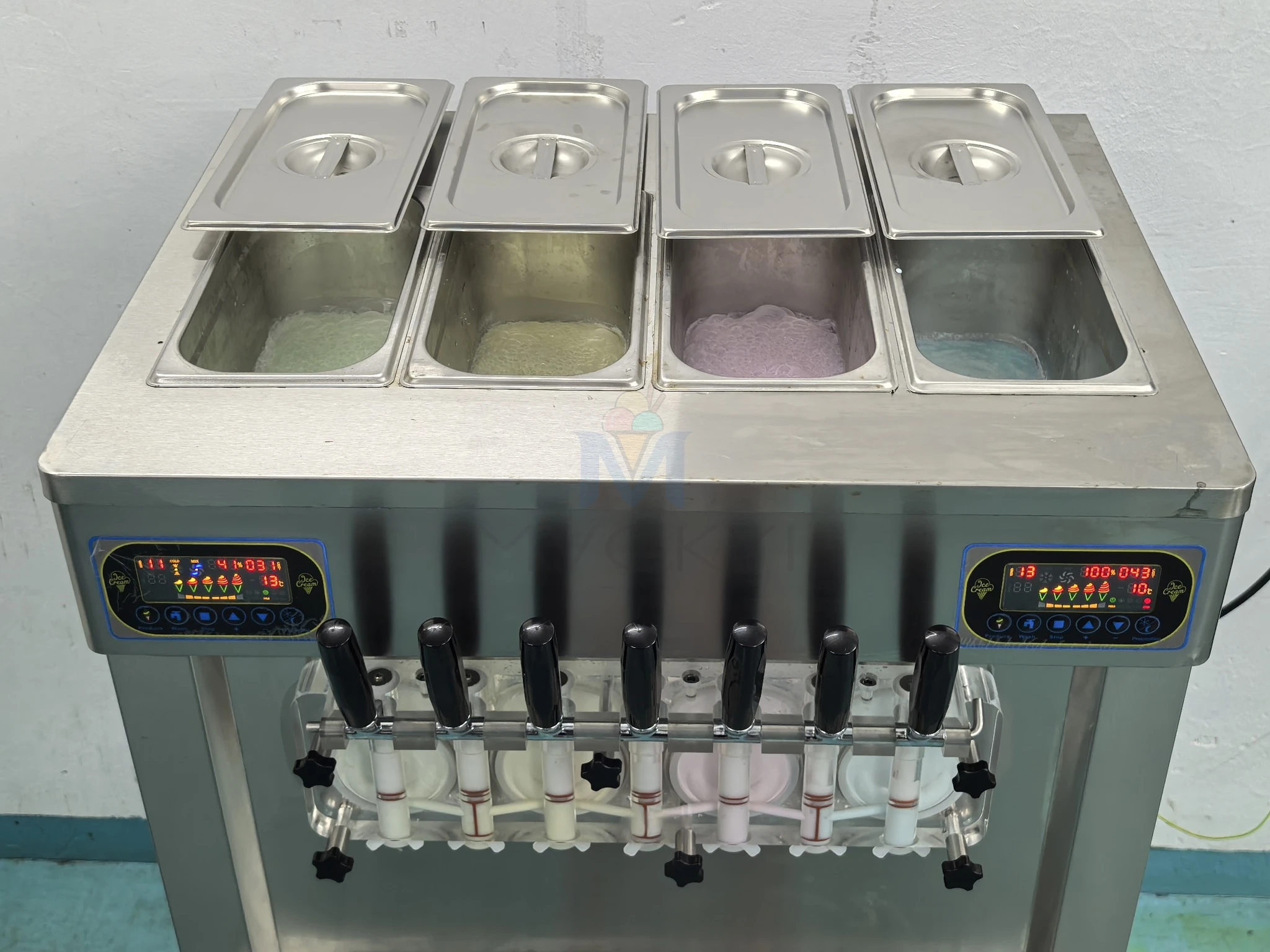 Mvckyi 7 Flavors Soft Serve Ice Cream Machine Commercial Freezing Equipment 4+3 MIX sundae Soft Serve Ice Cream Machine