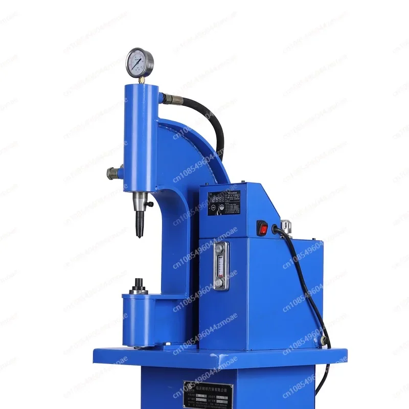 Hydraulic riveting machine for truck brake lining