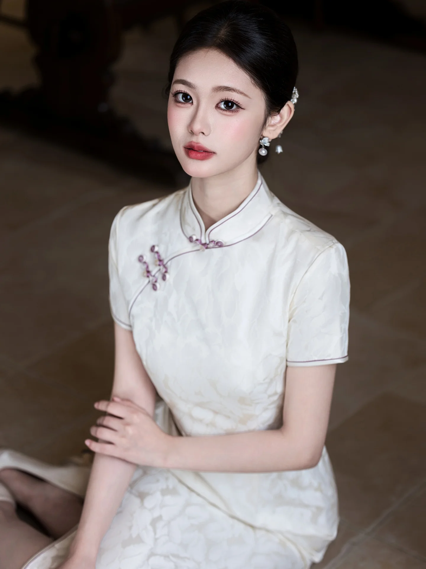 

Элегантное белое шелковое платье-ципао в молодежном стиле, новое китайское длинное платье-туника с низким разрезом для весенней свадьбы