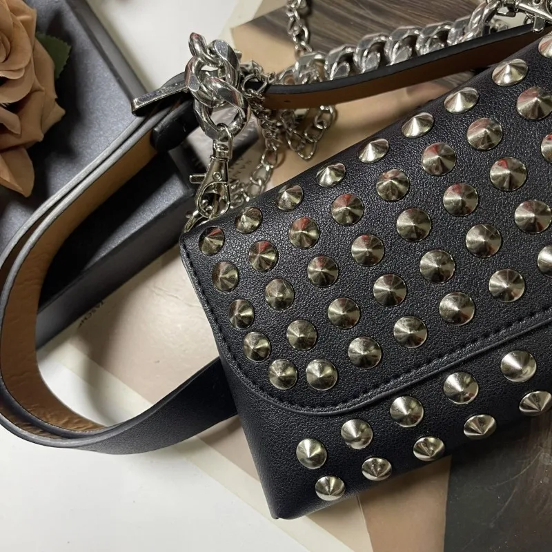 HD Biało-Czarna Nitowana Nowa Saszetka Nerka Pasek 2025 Moda Osobowość Nisza Łańcuszek PU Torba Kurierska i Pasek dla Kobiet Mężczyzn Prezent