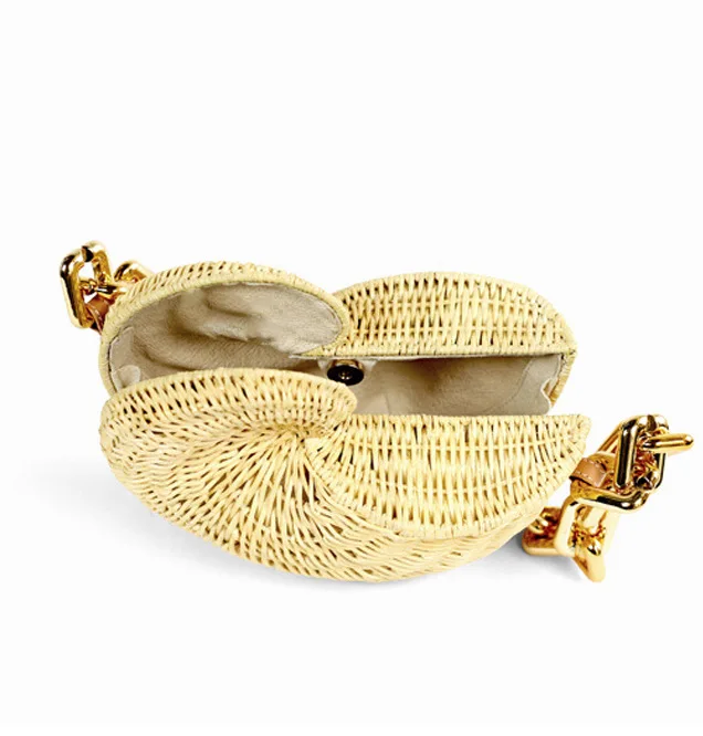 Customized Woven Crossbody Bags Casual Portable Women Basket Straw Rattan Bag Women Conch wrapped shells Vintage Straw Handbag