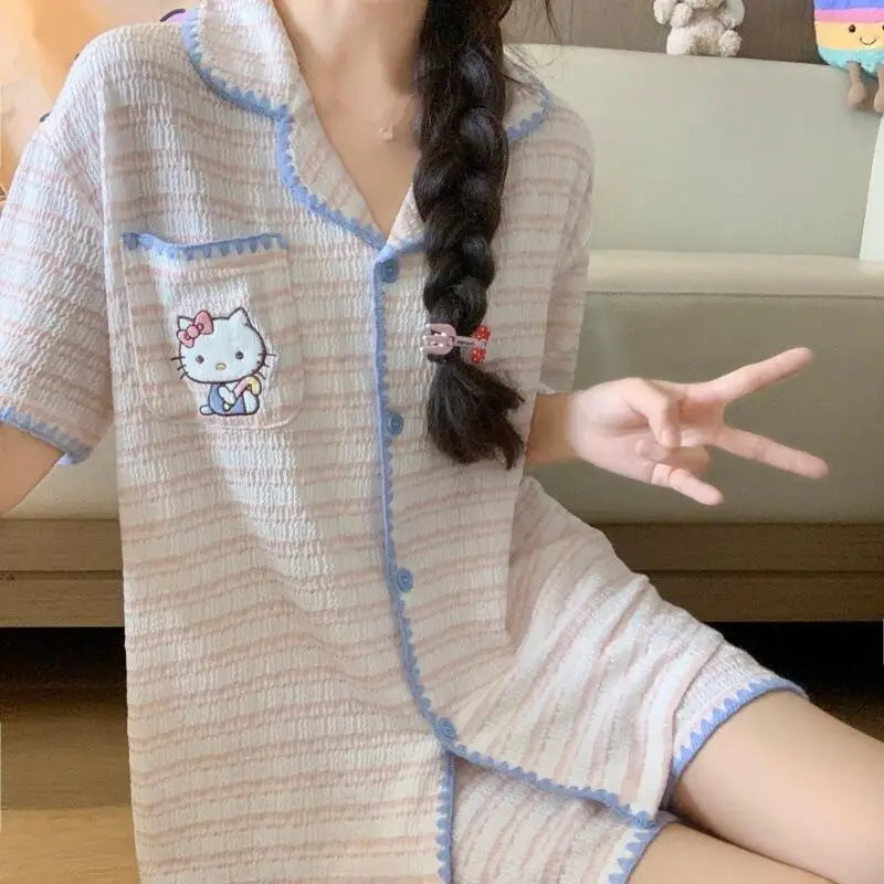 

Новый летний комплект женской домашней одежды в стиле аниме: милый и очаровательный молодежный комплект из шорт и футболки с коротким рукавом, мягкий и удобный.