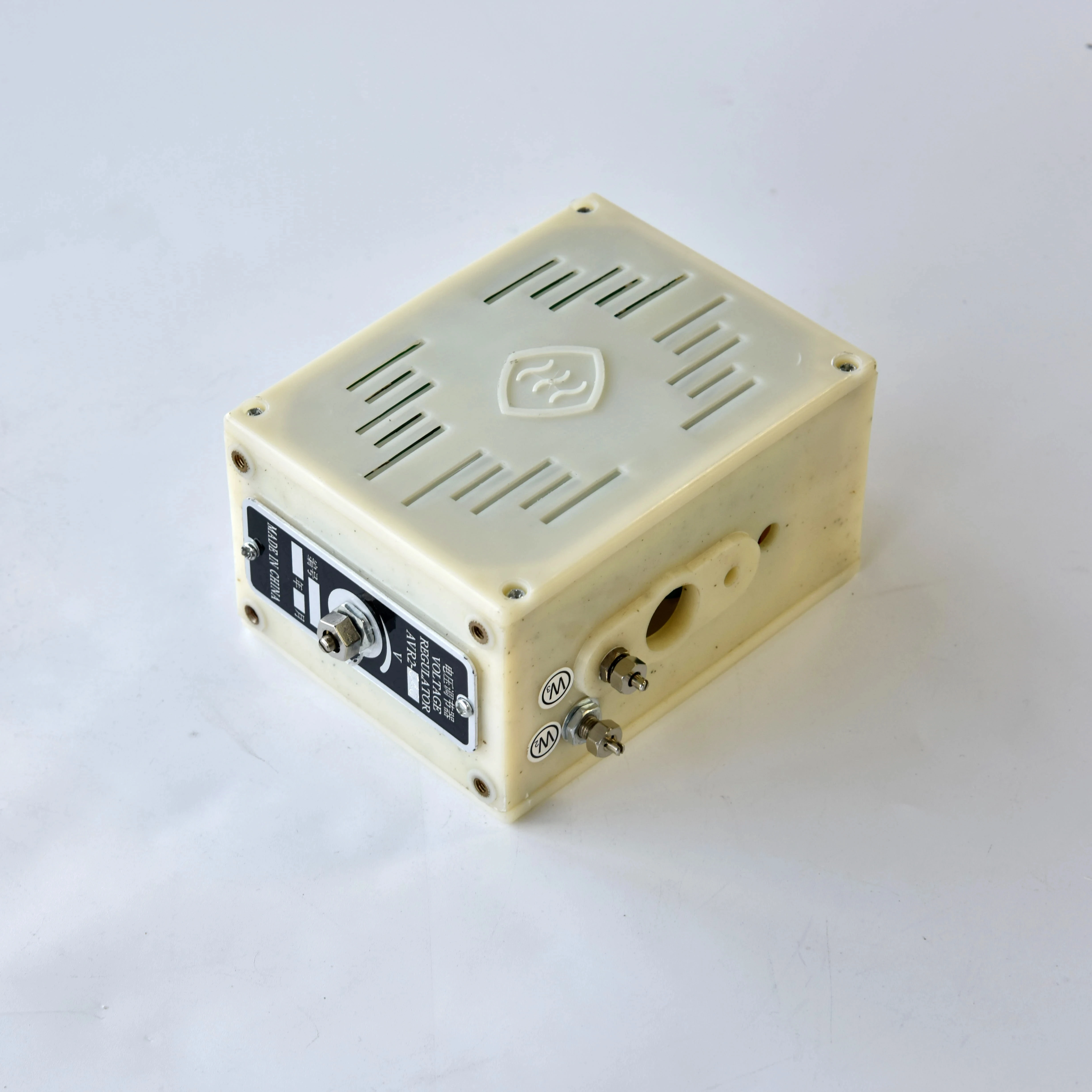 Automatic voltage regulator AVR three-wave brushless generator set voltage regulator AVR2-540 voltage regulator