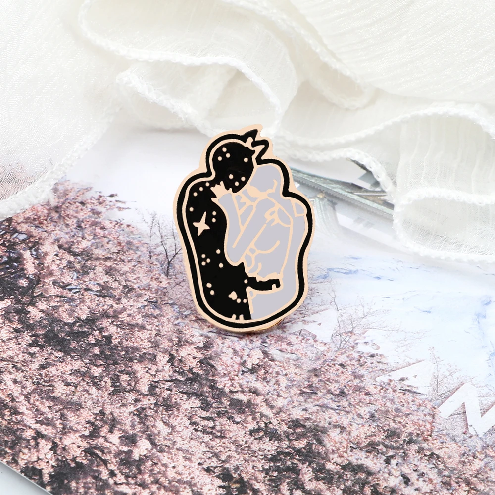 Goth Style Fashion Hands with Rose Flower Sword Enamel Pin Brooches for Women Moon Star Poker Coffin Brooch Clothes Badge Pins