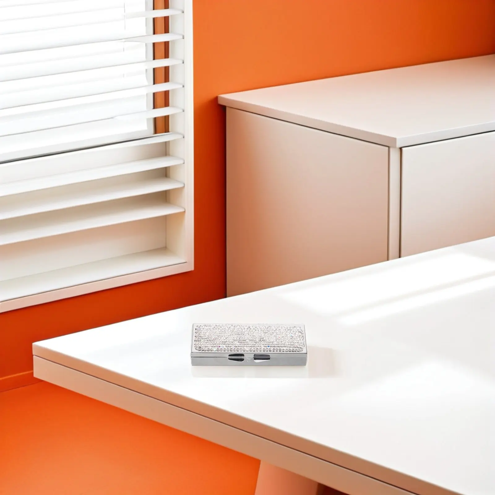 

Металлический органайзер для таблеток с декором из страз, 3 секции, портативный футляр для лекарств, дорожный диспенсер для таблеток для сумки, кармана, на каждый день