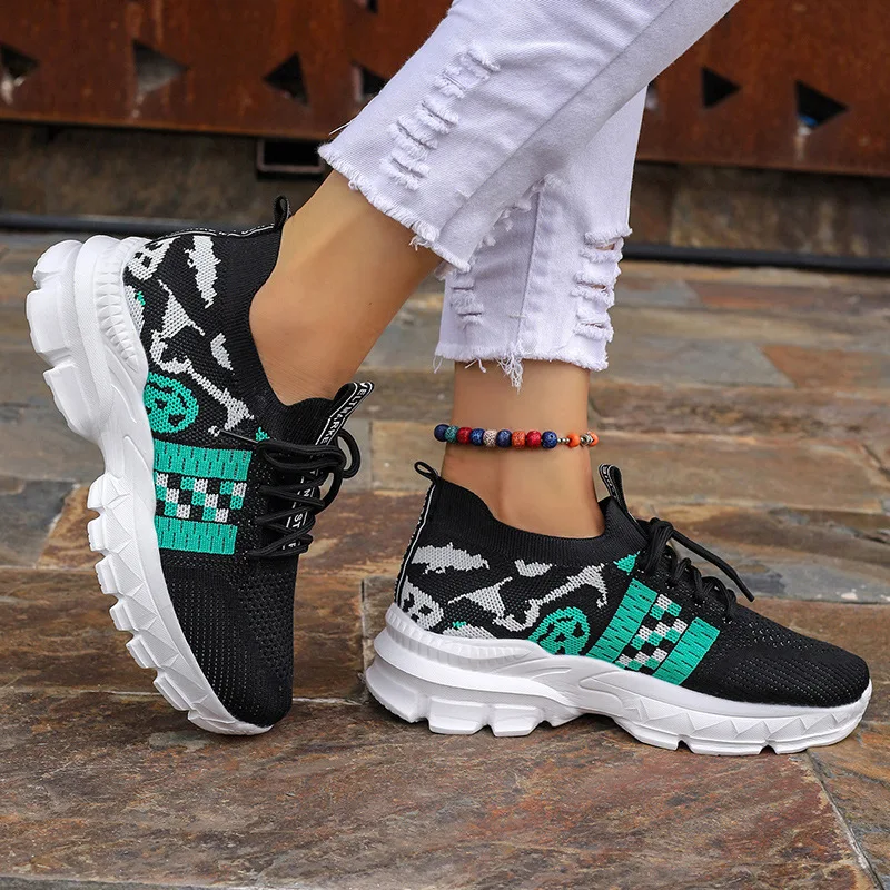 Large size thick soled women's sports shoes 2024 fall new lace-up color matching flying woven casual shoes