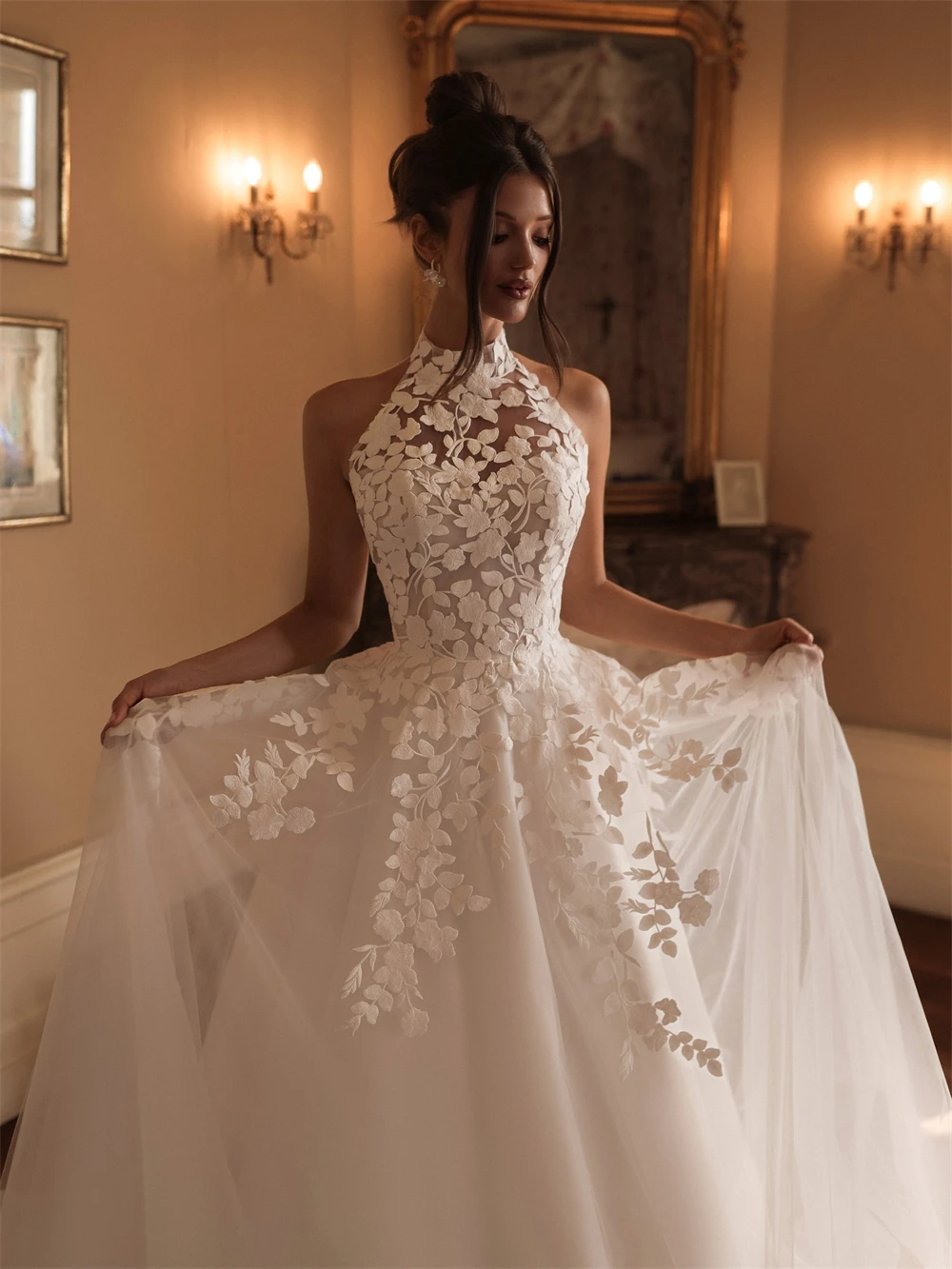 

Customized Dreamy White Organza Wedding Dress Boho Halter Sleeveless Bridal Gowns Elegant A-Line Court Train Vestido De Novia