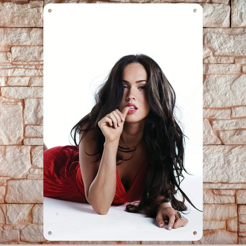 

Винтажная металлическая табличка, плоское настенное искусство 2D, тема постера Меган Фокс, 12x8 дюймов (30x20 см).