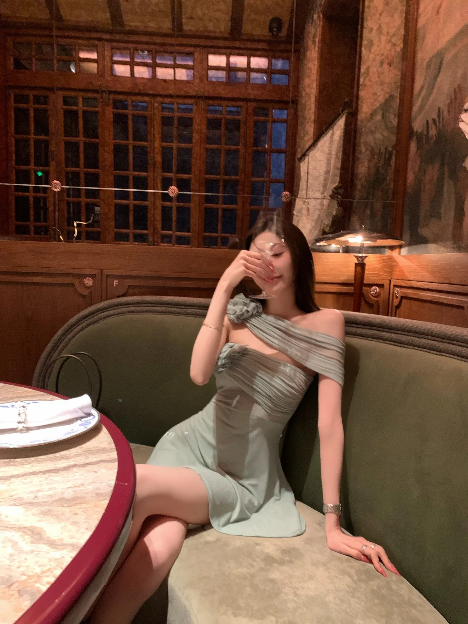 

Платье F PROJECT с цветочным 3D-принтом и сетчатыми вставками, асимметричное, приталенное, универсальное, А-силуэт, с коротким рукавом, сексуальное, повседневное