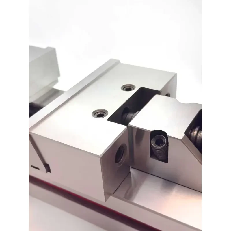 High-precision and high-standard mechanical auxiliary tool - parallel jaw vise