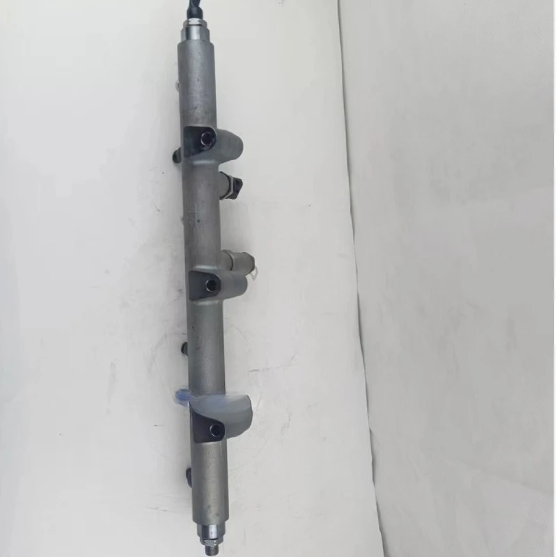Adapted to ISL8.9/QSL9/ISLe fuel common rail pipe 3963815/0445226025