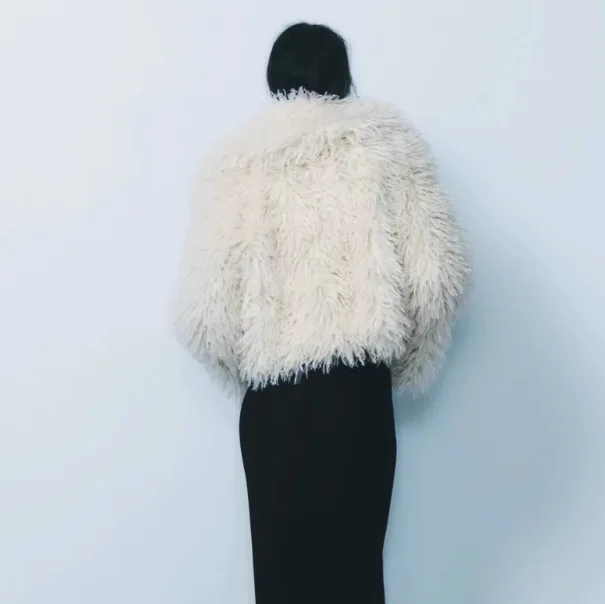 

Long Hair Winter Women Faux Fur Coat Oversized Fluffy Thermal Lady Artificial Fur Jacket Windproof Loose Female Eco Fur Outwear