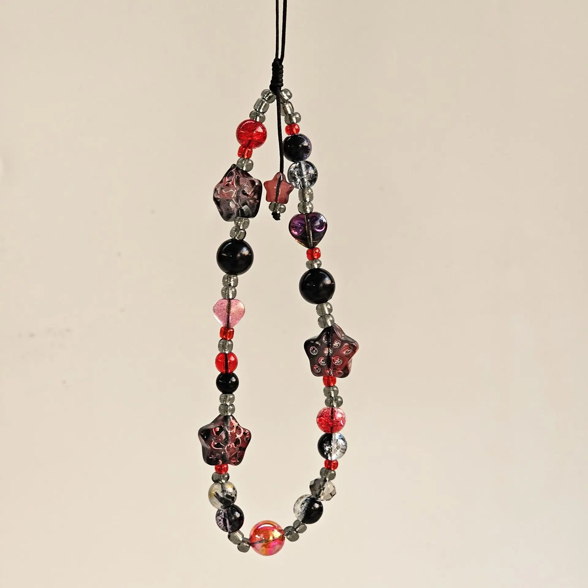 

2pcs Black and Red Star Mobile Phone Chain, A Niche European and American Dark Ccd Camera Pendant Bag