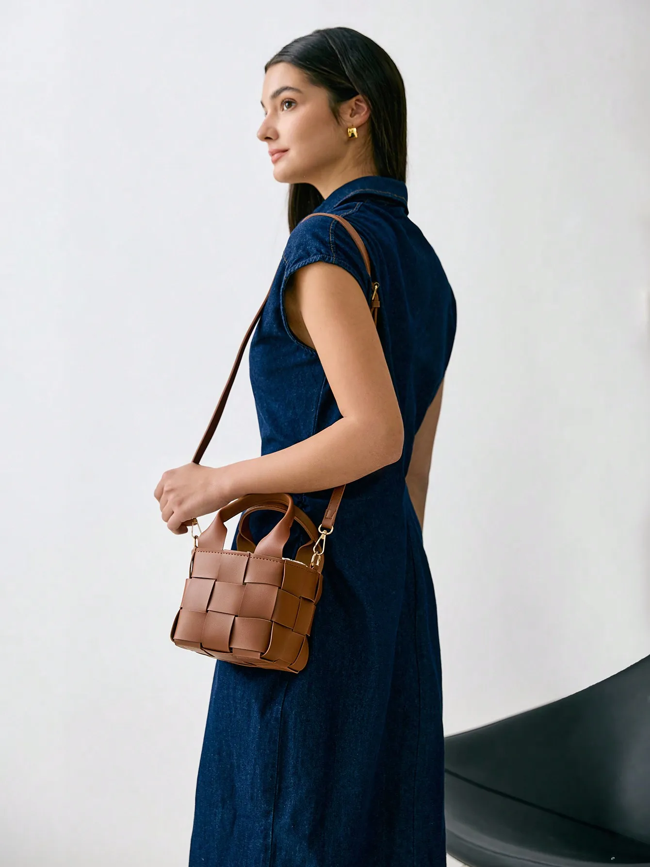 Modische, minimalistische, karierte Bucket Bag, leicht, mit verstellbarem Riemen, Damen-Handtasche mit Tragegriff für Urlaub, Reisen und den Alltag – Detail 3