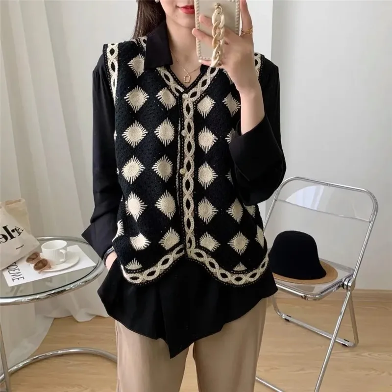 

Women Waistcoat 2022 New Korean Style Spring Autumn V Neck Thin Sweater Gilet Femme Black Hollow Out Knitted Clothes Vest