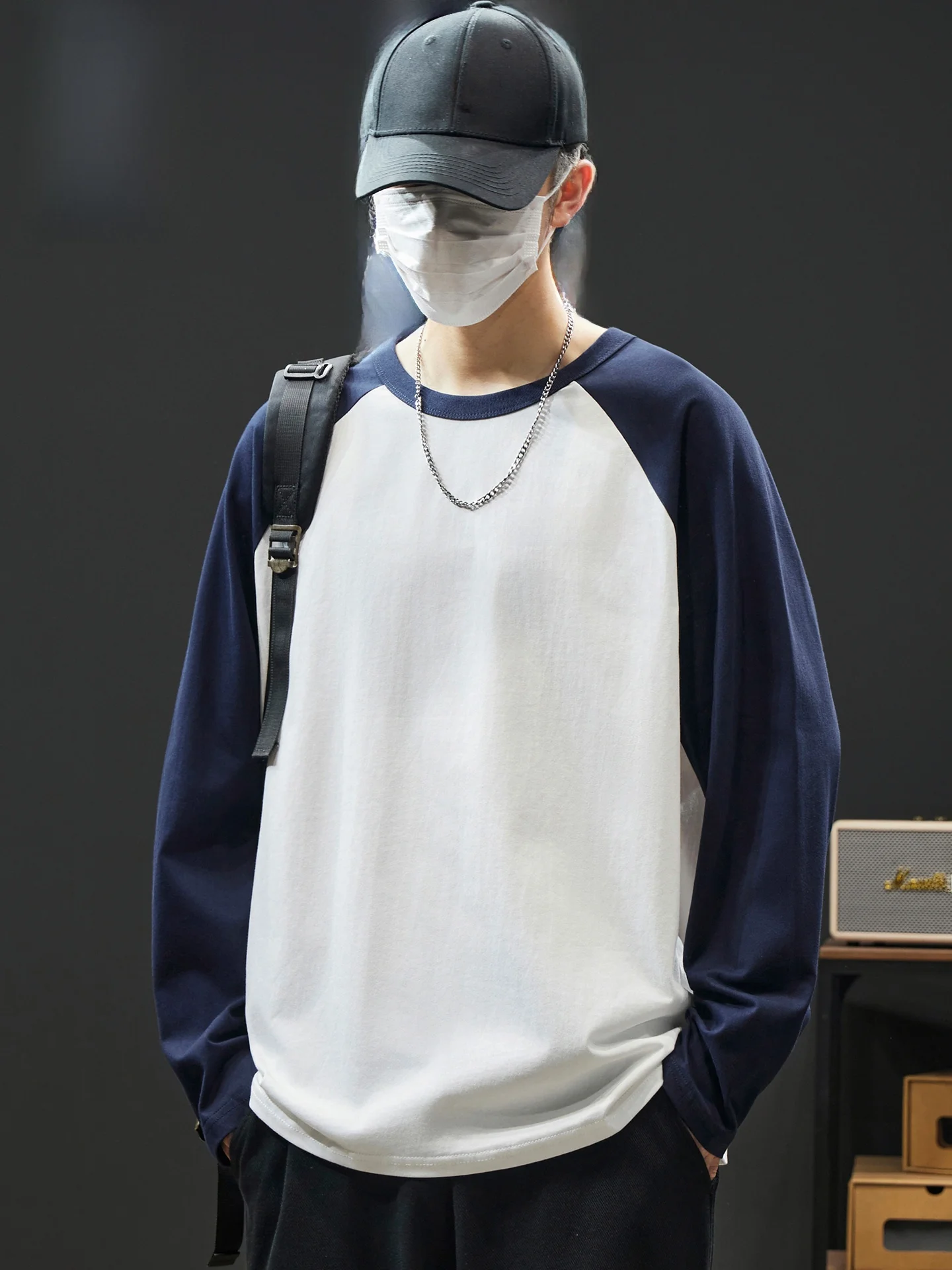 

Мужская футболка с длинным рукавом и вставками на плечах, свободного кроя, весенняя, универсальная, простая, базовая, дышащая, из хлопкового крепа.