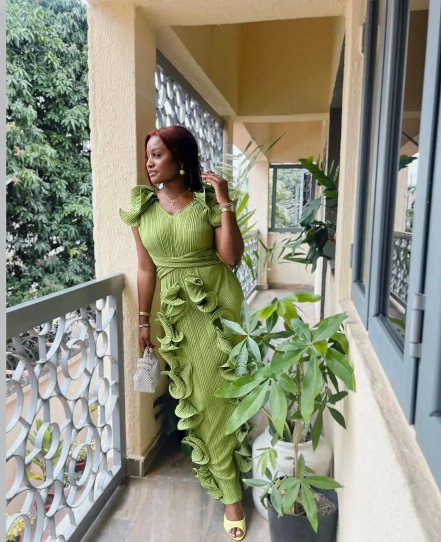 Vrouwen slim fit v-hals jurk elastische geplooide mouwloze ruches hoge taille sexy avondfeest cocktailpakket hippe jurk