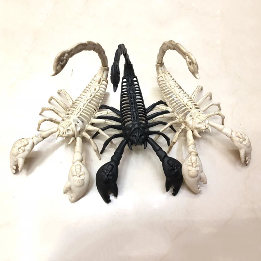 

1Pcs Plastic Black Glowing Scorpion Realistic Simulation Fake Insect Halloween Prank Decoration Party Favor Reusable