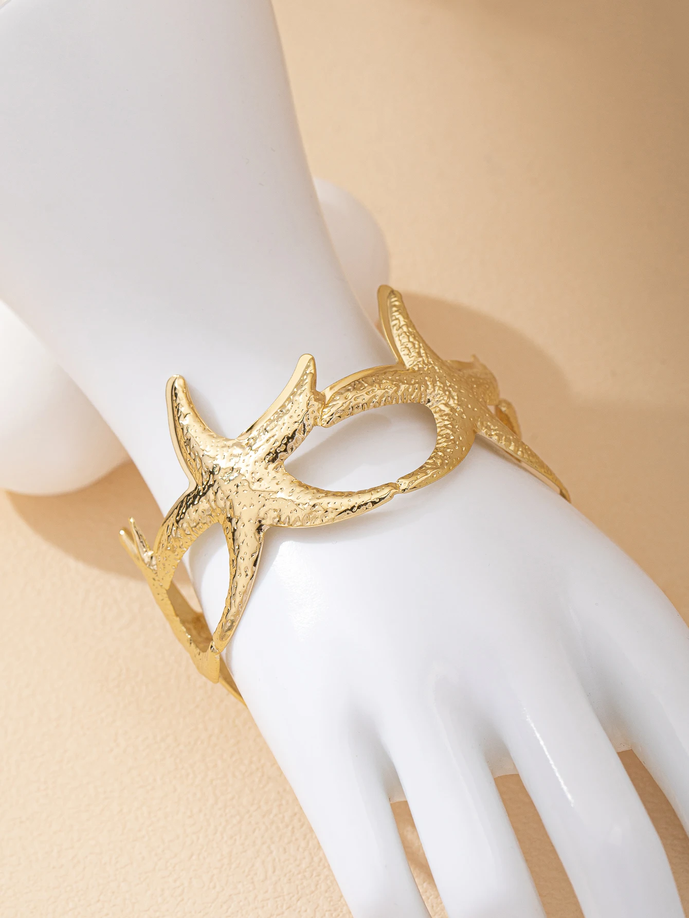 1 simple elegant versatile retro fashion starfish bracelet