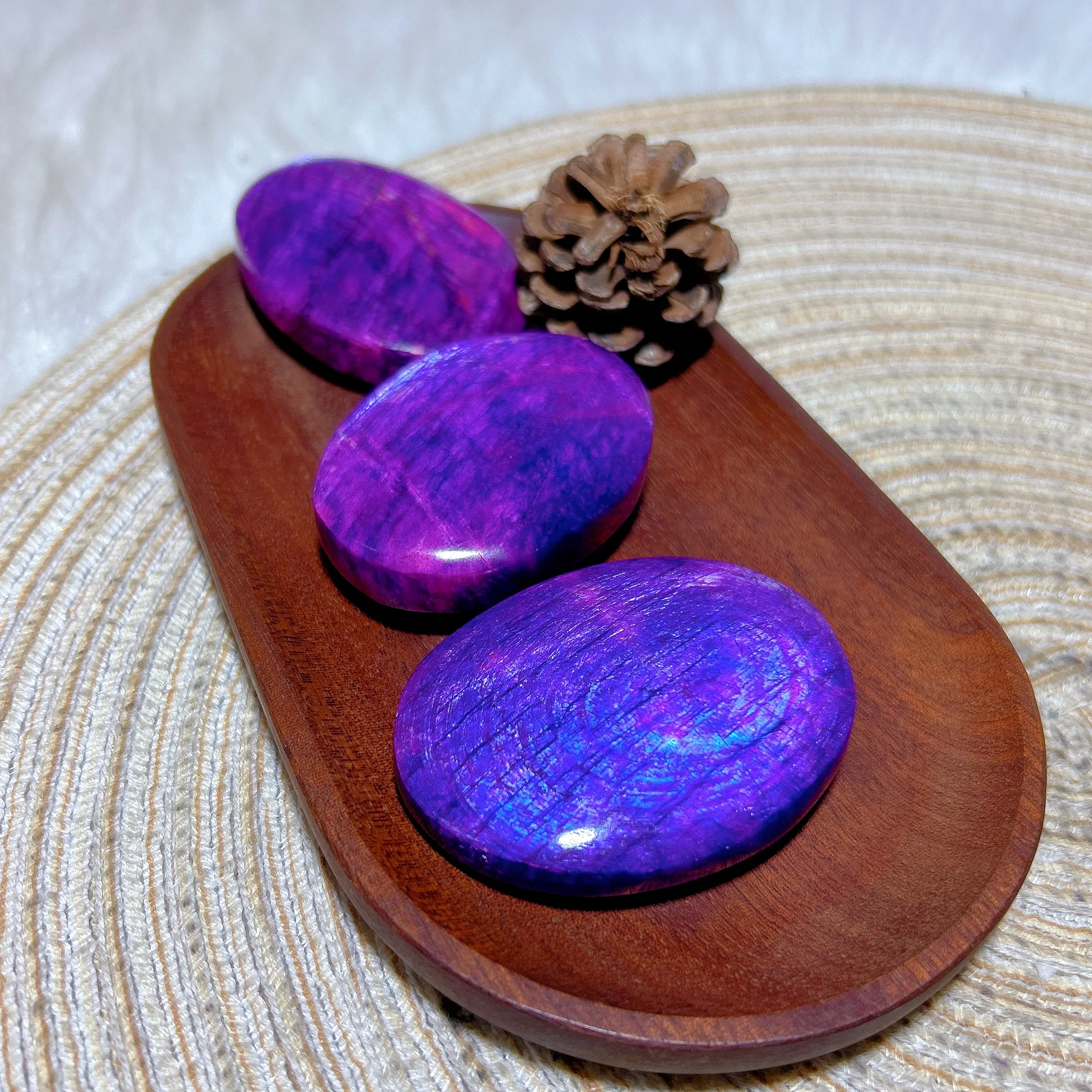 شفاء جودة عالية الكريستال الطبيعي الأرجواني البنفسجي قوس قزح Moonstone النخيل بالجملة الأحجار الكريمة خام الريكي ديكورات المنزل الهدايا