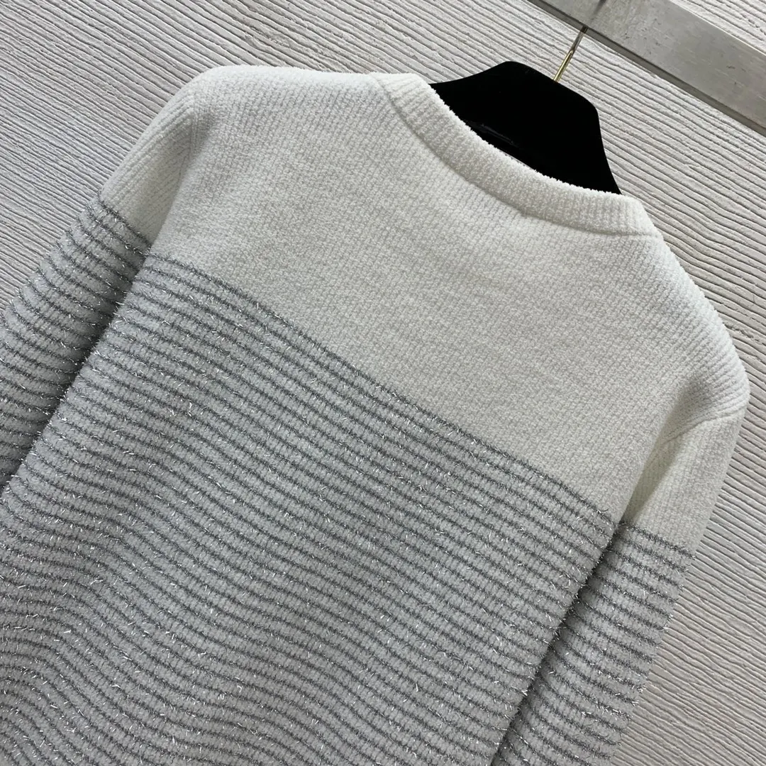 New high-end single shoulder buckle flash silk blend woven fine stripe round neck long sleeved knitted shirt top