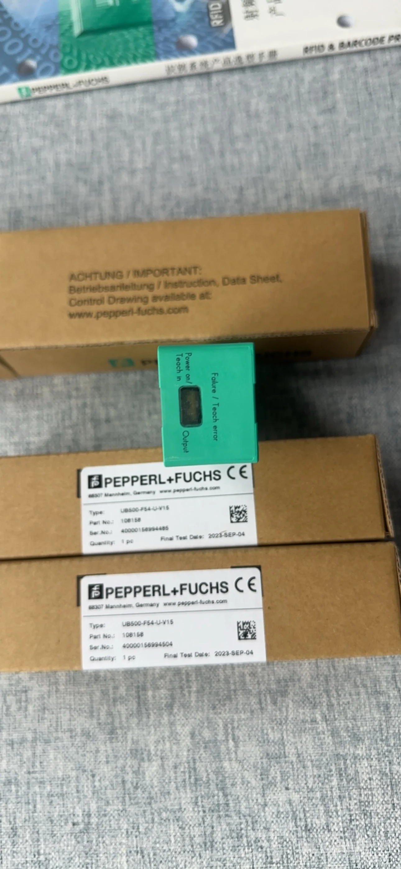 Ultrasone sensor UB500-F54-U-V15