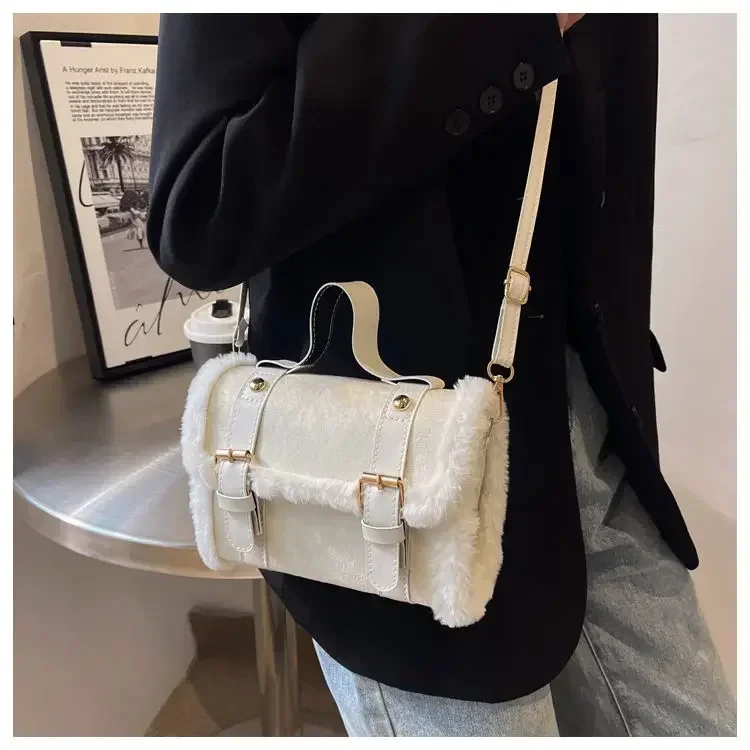 Winter Crossbody Bags for Women Shoulder Bag New Lamb Plush Velvet Bag Lady Small Square Handbag French Korea Style ショルダーウォレット