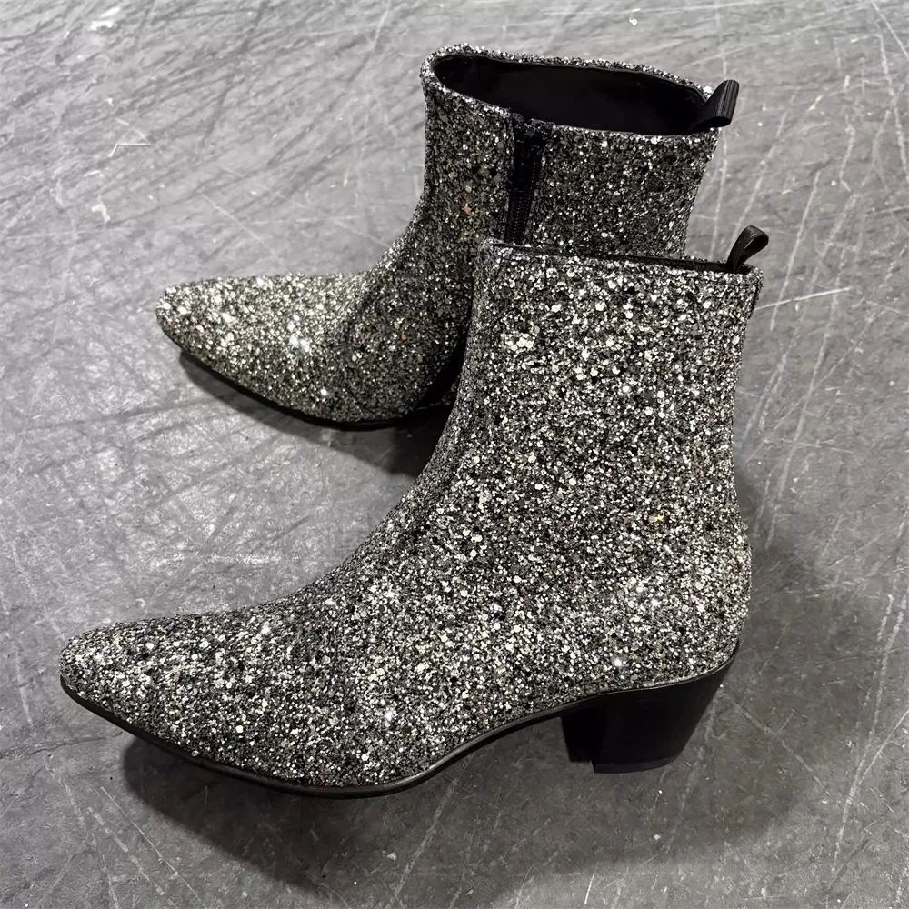 Botas de Hombre con Punta en Pico y Brillantina Plateada, Novedad 2026, Tacón Grueso de 6 cm, Cremallera Lateral, Botas Chelsea con Purpurina, Botas Cortas para Pasarela y Banquete