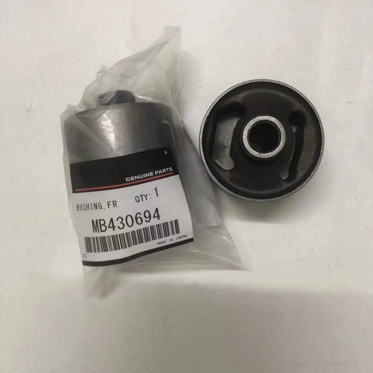Front Differential Support Bushing Rubber Sleeve For MITSUBISHI PAJERO H76 H77 MB430694 MB672106