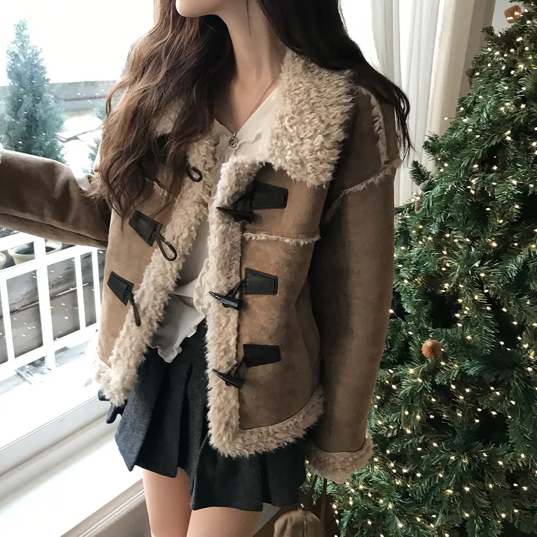 Winter Nieuwe Retro Knoop Leer En Bont Geïntegreerd Lamsbont Jaet Dames Hong Kong Sle Chic Thi Warme Trendy Top