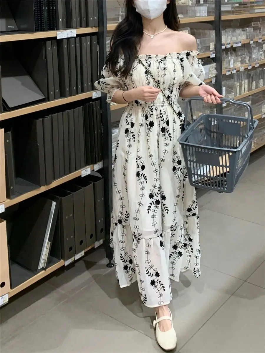 Damen Off-Shoulder Puffärmel Maxikleid mit Blumenmuster, hoher Taille und Rüschen, langes Sommerkleid – Detail 11