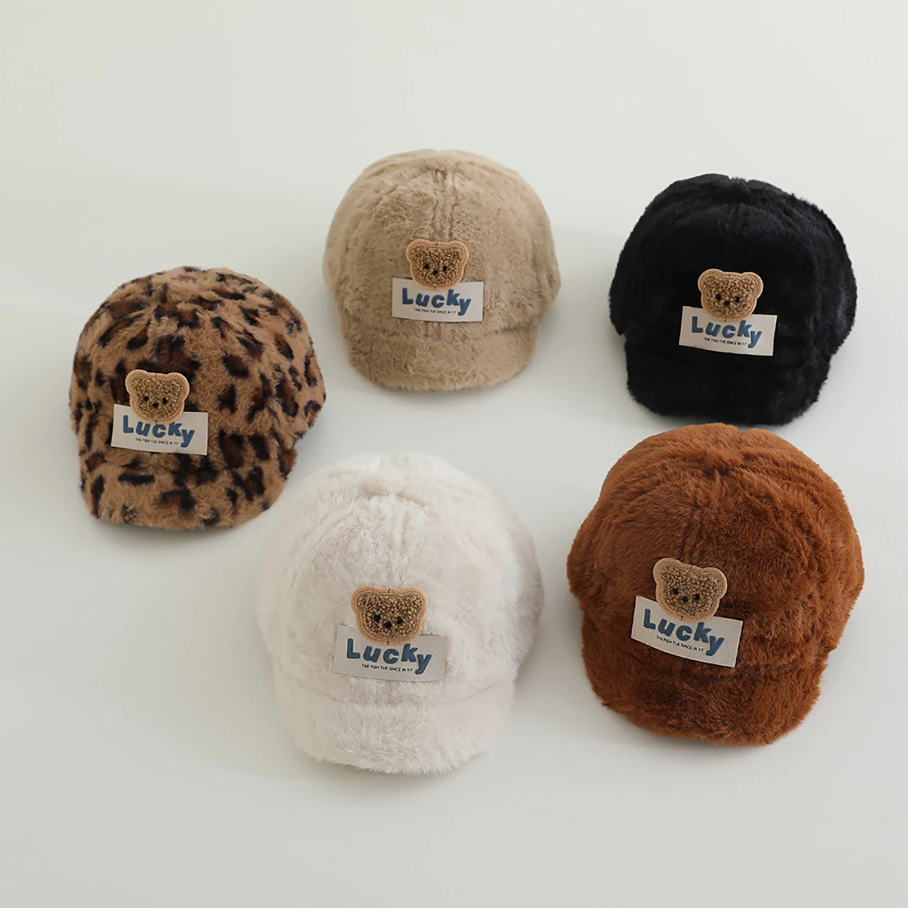 

Бейсбольная кепка с леопардовым принтом для девочек, флисовые фуражки с милым медведем, шапки с утконосом, зимние теплые детские плюшевые шапки с утиным языком, От 2 до 6 лет