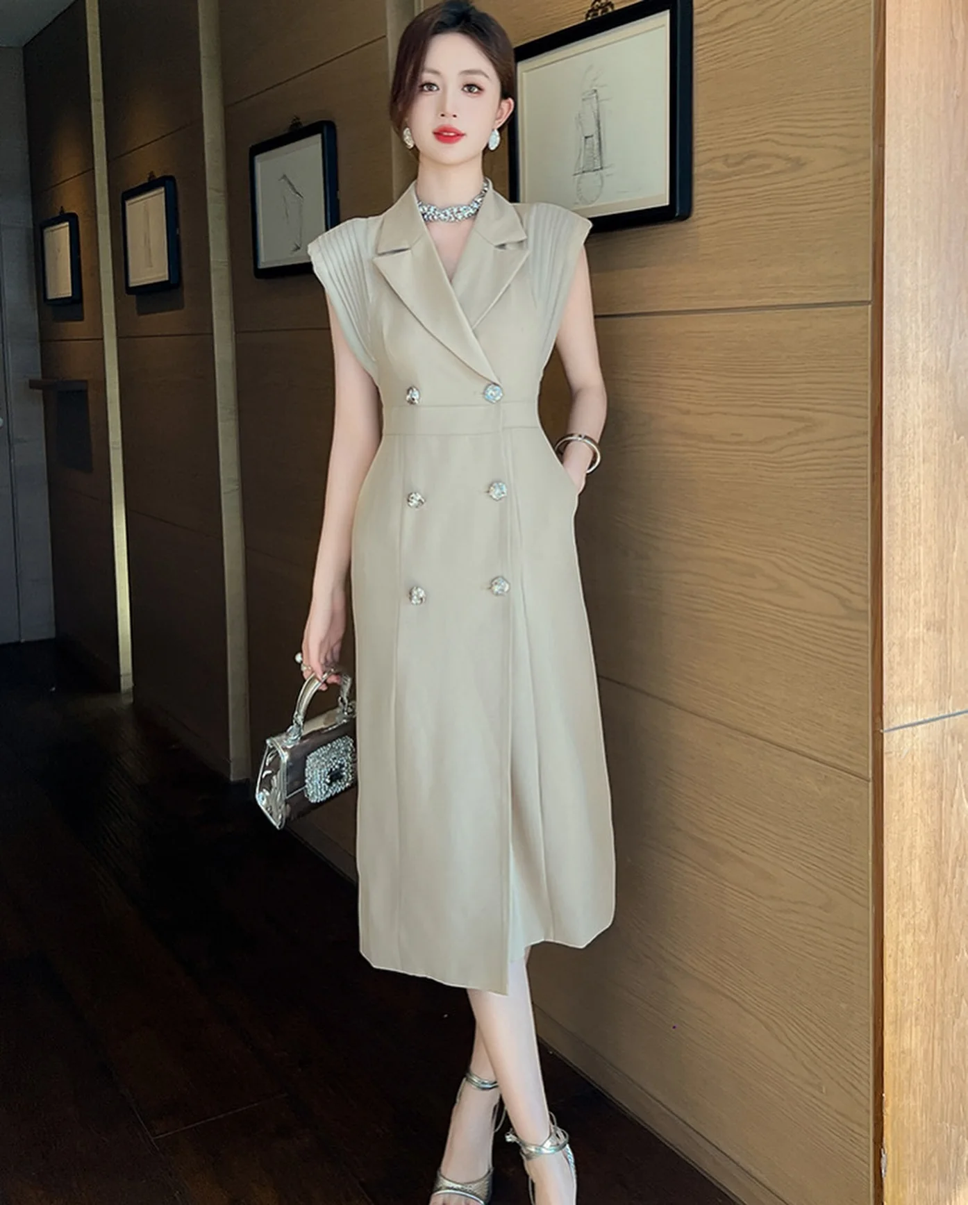 Aangepaste hoge kwaliteit jersey rechte knopen avondjurk delicaat mouwloos v-hals theelengte فسات dhás Antara 2017-