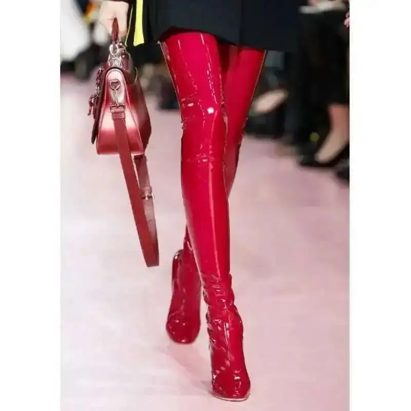   براءات الاختراع والجلود فوق الركبة الأحذية حجم 34-46 مثير عالية الكعب الفخذ أحذية عالية خنجر النساء الأحذية بوتاس موهير