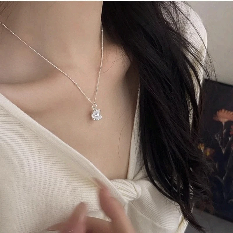 1pc 2026 New Shell Pearl Pendant Clavicle Chain Women Easy Chic Exquisite Gentle Daily Wed Party Gift for Lovers Family Friends