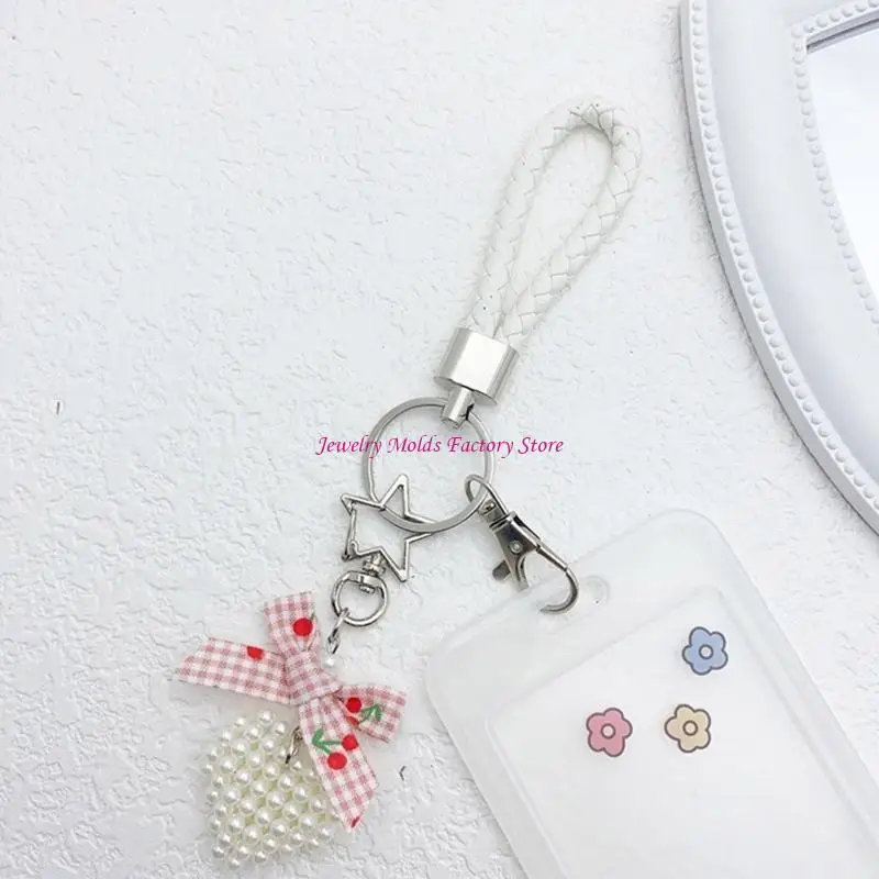 

Bowknot Keyring with Imitation Pearls and Heart Detail for Stylish Look E0BF