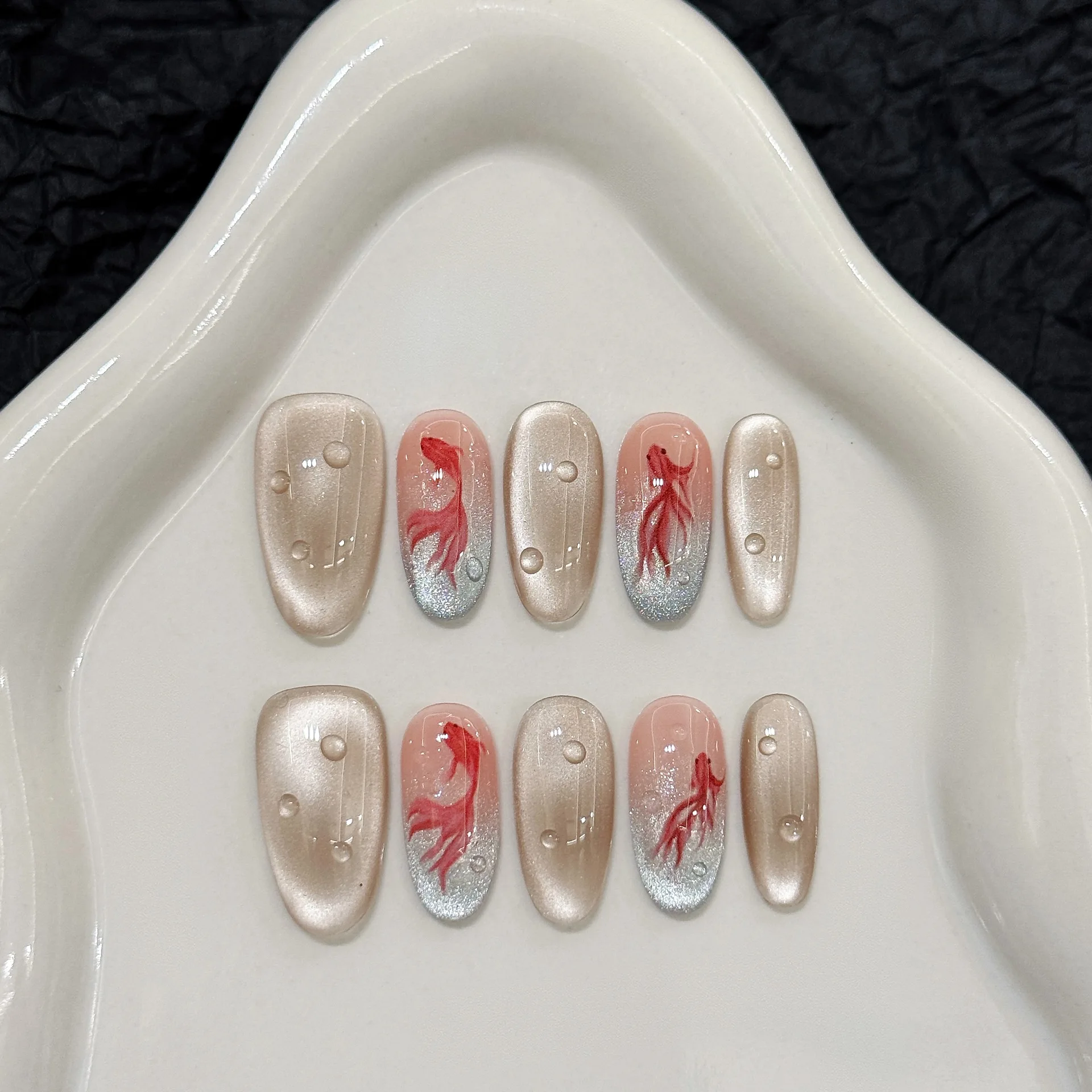 10 Stück handgemachte Katzenaugen-Nagelnägel zum Aufdrücken, Glück, Goldfisch-Druck, künstliche Nägel, Tipps für Frauen und Mädchen, tragbar, künstliche Nägel im chinesischen Stil