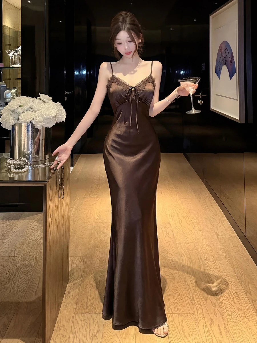 

Элегантное атласное кружевное платье без бретелек с V-образным вырезом, сексуальное платье-русалка с открытой спиной, женственное, с дизайнерскими вставками, летнее женское платье