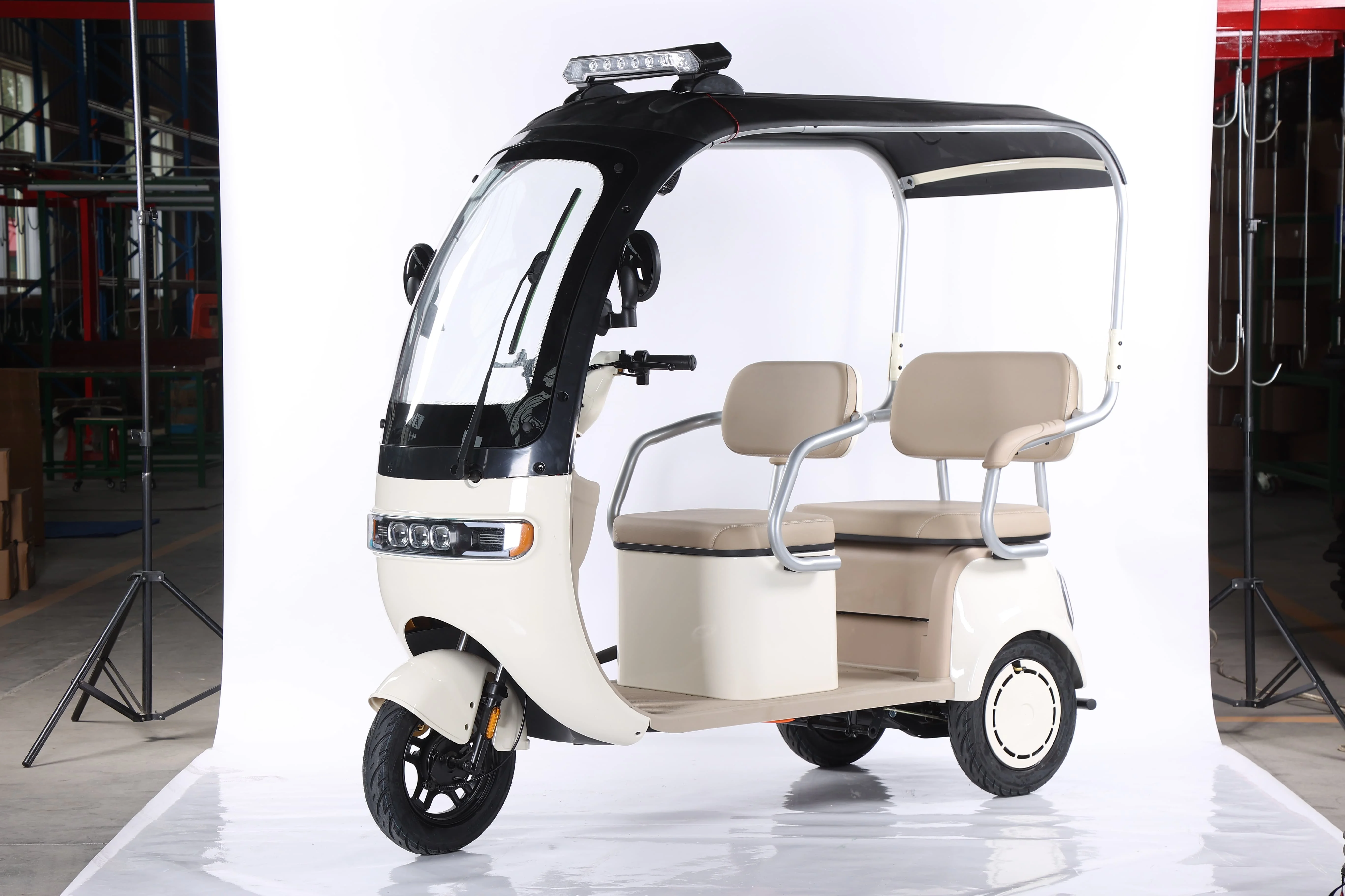 2025 Electric Tricycle with Awning Factory Wholesale City Leisure 600W 60V Lead-acid Battery Two Rows of Electric 3 Seats