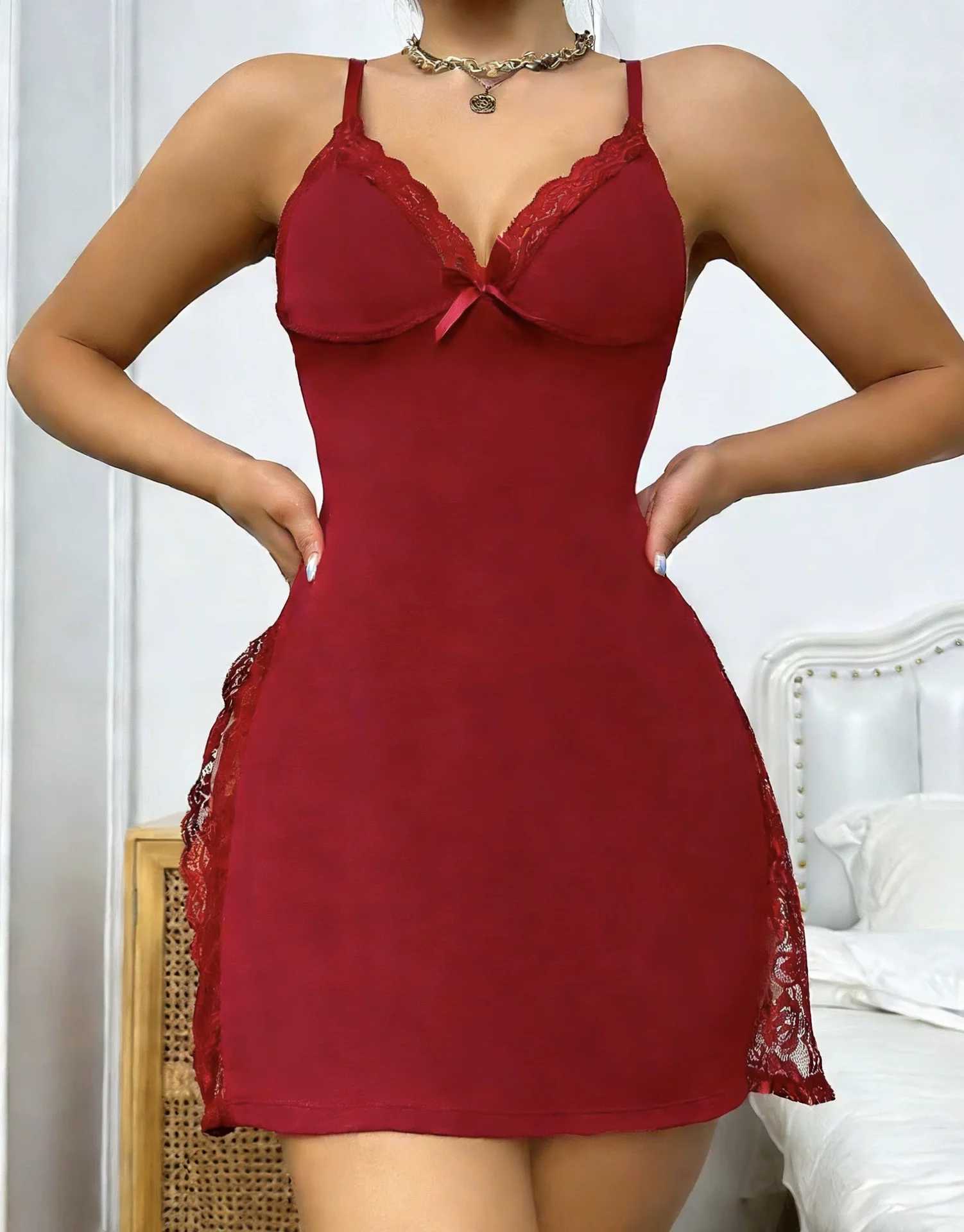 2026 Damen-Homewear im europäischen und amerikanischen neuen Stil: Schlitzkleid und Pure Desire Pyjama
