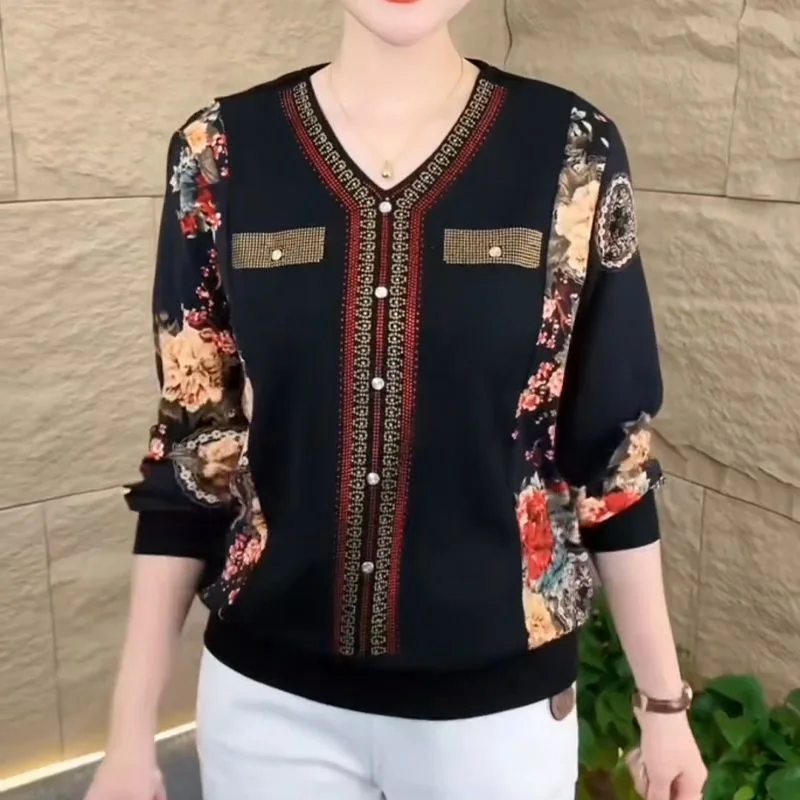 Slimming V-Neck Long Sleeve Printed Base Shirt for Mom Spring New Style Casual Loose Polyester T-Shirt Middle-Aged And Elderly
